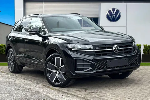  Volkswagen Touareg 3.0 TDI V6 Black Edition Tiptronic 4Motion Euro 6 (s/s) 5dr Thumbnail #2
