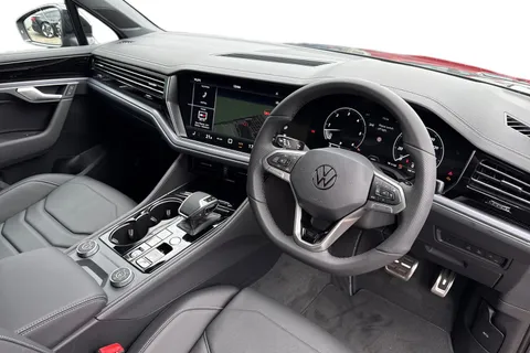  Volkswagen Touareg 3.0 TDI V6 Black Edition Tiptronic 4Motion Euro 6 (s/s) 5dr Thumbnail #14