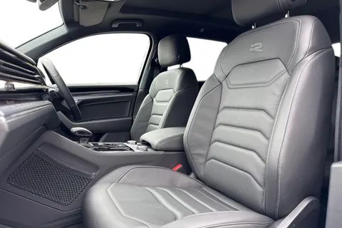  Volkswagen Touareg 3.0 TDI V6 Black Edition Tiptronic 4Motion Euro 6 (s/s) 5dr Thumbnail #16