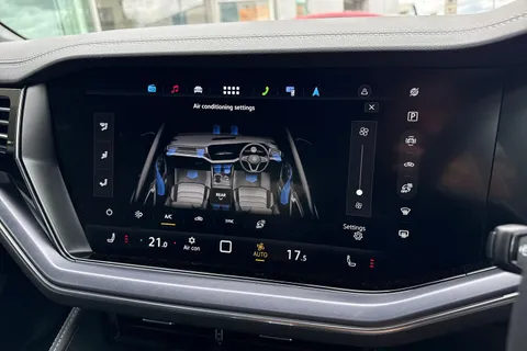  Volkswagen Touareg 3.0 TDI V6 Black Edition Tiptronic 4Motion Euro 6 (s/s) 5dr Thumbnail #22