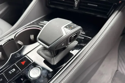  Volkswagen Touareg 3.0 TDI V6 Black Edition Tiptronic 4Motion Euro 6 (s/s) 5dr Thumbnail #23