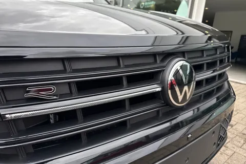  Volkswagen Touareg 3.0 TDI V6 Black Edition Tiptronic 4Motion Euro 6 (s/s) 5dr Thumbnail #25