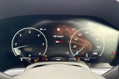  Volkswagen Touareg 3.0 TDI V6 Black Edition Tiptronic 4Motion Euro 6 (s/s) 5dr Thumbnail #40