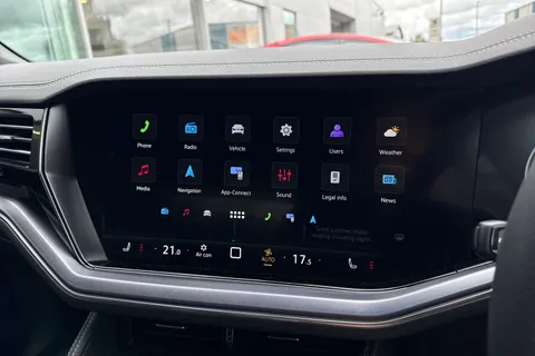  Volkswagen Touareg 3.0 TDI V6 Black Edition Tiptronic 4Motion Euro 6 (s/s) 5dr Thumbnail #44