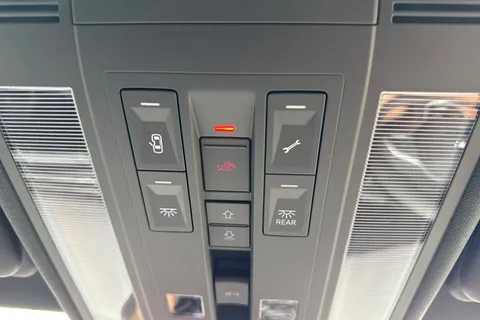  Volkswagen Touareg 3.0 TDI V6 Black Edition Tiptronic 4Motion Euro 6 (s/s) 5dr Thumbnail #52