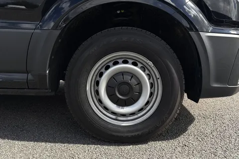 DF25FVV Volkswagen Crafter 2.0 TDI 140PS Commerce Plus High Roof Van Thumbnail #10