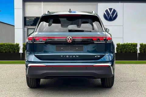  Volkswagen Tiguan 1.5 TSI Elegance SUV 5dr Petrol DSG Euro 6 (s/s) (150 ps) Thumbnail #5