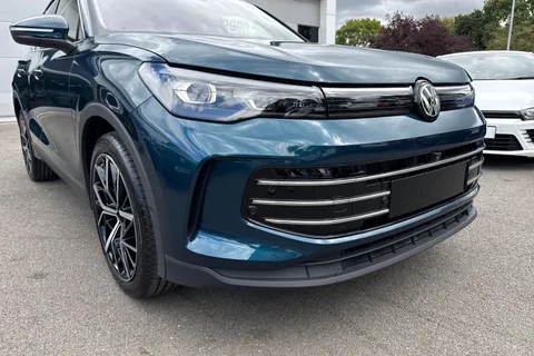  Volkswagen Tiguan 1.5 TSI Elegance SUV 5dr Petrol DSG Euro 6 (s/s) (150 ps) Thumbnail #9