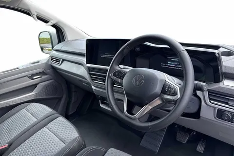 PJ25LWX Volkswagen Transporter T32 Panel Van Commerce Pro SWB 150 PS 2.0 TDI 8sp Automatic 4MOTION Thumbnail #7