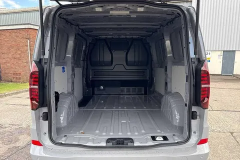 PJ25LWX Volkswagen Transporter T32 Panel Van Commerce Pro SWB 150 PS 2.0 TDI 8sp Automatic 4MOTION Thumbnail #10