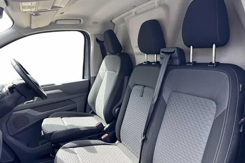 PJ25LWX Volkswagen Transporter T32 Panel Van Commerce Pro SWB 150 PS 2.0 TDI 8sp Automatic 4MOTION Thumbnail #11