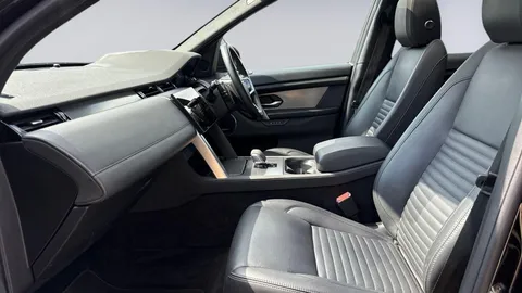 KO73NDN Land Rover Discovery Sport 1.5 P300e 12.2kWh Dynamic HSE Auto 4WD Euro 6 (s/s) 5dr Thumbnail #4