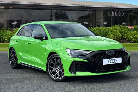 Audi RS 3 2.5 TFSI Carbon Black Sportback S Tronic quattro Euro 6 (s/s) 5dr Thumbnail #2