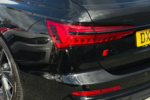 DX25URY Audi S6 Avant Black Edition TDI 344 PS tiptronic Thumbnail #8