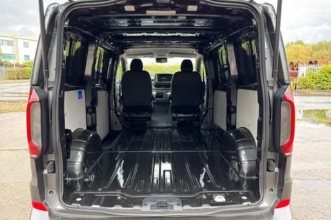 PJ25WUP Volkswagen Transporter T28 Panel Van Commerce Pro SWB 150 PS 2.0 TDI 8sp Automatic Thumbnail #7