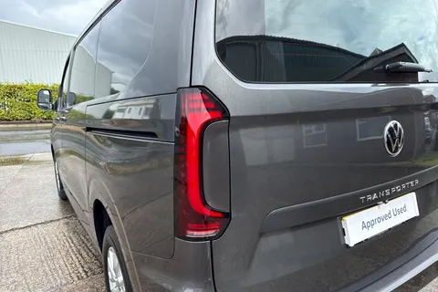 PJ25WUP Volkswagen Transporter T28 Panel Van Commerce Pro SWB 150 PS 2.0 TDI 8sp Automatic Thumbnail #8