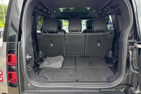 KS23ZCX Land Rover Defender 110 3.0 D300 MHEV X-Dynamic HSE SUV 5dr Diesel Auto 4WD Euro 6 (s/s) (300 ps) Thumbnail #11