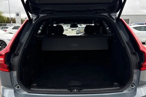 MC71OFH Volvo Xc60 2.0 B4 MHEV R-Design Auto AWD Euro 6 (s/s) 5dr Thumbnail #7