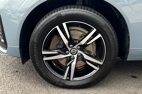 MC71OFH Volvo Xc60 2.0 B4 MHEV R-Design Auto AWD Euro 6 (s/s) 5dr Thumbnail #10