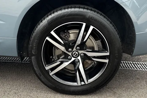 MC71OFH Volvo Xc60 2.0 B4 MHEV R-Design Auto AWD Euro 6 (s/s) 5dr Thumbnail #11