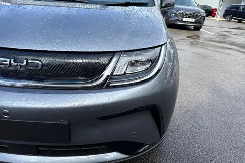  BYD Dolphin 60.48kWh Design Auto 5dr Thumbnail #17