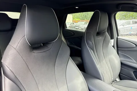  BYD Dolphin 60.48kWh Design Auto 5dr Thumbnail #21