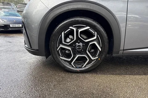  BYD Dolphin 60.48kWh Design Auto 5dr Thumbnail #24