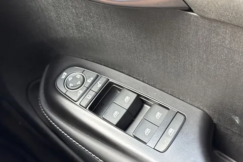  BYD Dolphin 60.48kWh Design Auto 5dr Thumbnail #35