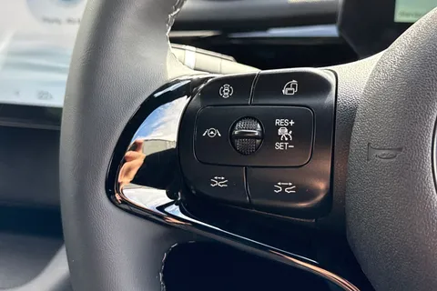  BYD Dolphin 60.48kWh Design Auto 5dr Thumbnail #37