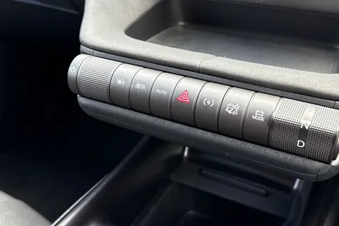  BYD Dolphin 60.48kWh Design Auto 5dr Thumbnail #47