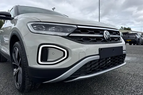  Volkswagen T-Roc 1.0 TSI Style Design Euro 6 (s/s) 5dr Thumbnail #9