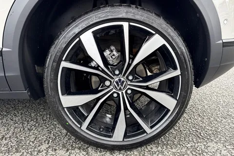  Volkswagen T-Roc 1.0 TSI Style Design Euro 6 (s/s) 5dr Thumbnail #12