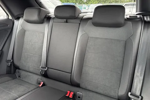  Volkswagen T-Roc 1.0 TSI Style Design Euro 6 (s/s) 5dr Thumbnail #19