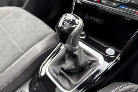  Volkswagen T-Roc 1.0 TSI Style Design Euro 6 (s/s) 5dr Thumbnail #23