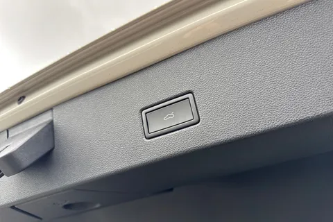  Volkswagen T-Roc 1.0 TSI Style Design Euro 6 (s/s) 5dr Thumbnail #31