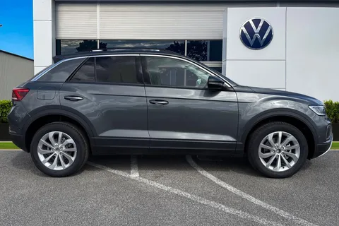 Volkswagen T-Roc 1.5 TSI Match DSG Euro 6 (s/s) 5dr Thumbnail #4