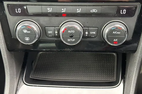 22 of 54 for SEAT Leon 1.5 TSI EVO FR Euro 6 (s/s) 5dr