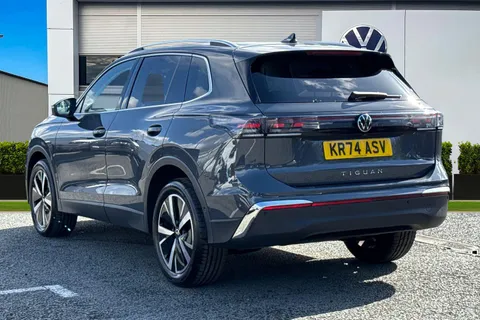 KR74ASV Volkswagen Tiguan 2.0 TDI Elegance 5dr DSG ⭐Infotainment Pack Plus, Panoramic Sunroof⭐ Thumbnail #3