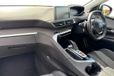 KS67LFA PEUGEOT 3008 1.6 BlueHDi Allure EAT Euro 6 (s/s) 5dr Thumbnail #9