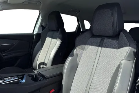 KS67LFA PEUGEOT 3008 1.6 BlueHDi Allure EAT Euro 6 (s/s) 5dr Thumbnail #11