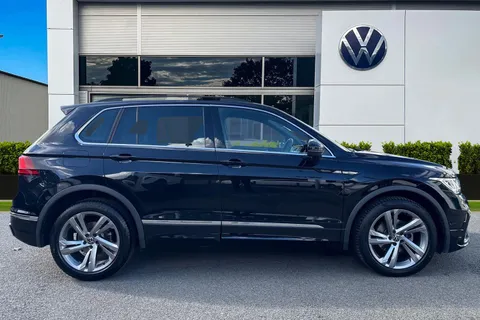 WJ24PDY Volkswagen Tiguan 2.0 TDI R-Line Edition DSG | Sport Suspension | Heated Seats | Driver Assis Thumbnail #4