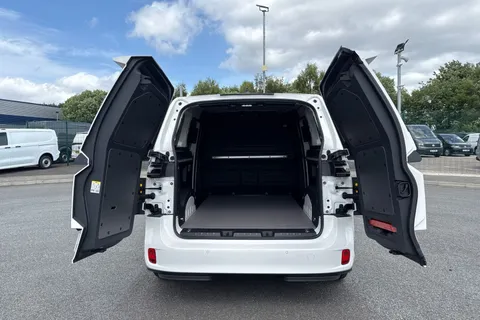 6 of 59 for Volkswagen Cargo Commerce SWB 286 PS 77 kWh - Delivery Mileage