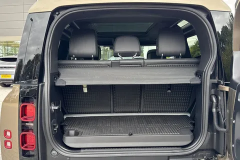 KP24DGU Land Rover Defender 90 3.0 D250 X-Dynamic HSE 3dr Thumbnail #11