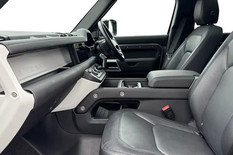 KO73WOM Land Rover Defender 110 3.0 D250 X-Dynamic SE 5dr Thumbnail #4