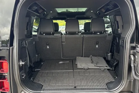 KO73WOM Land Rover Defender 110 3.0 D250 X-Dynamic SE 5dr Thumbnail #11