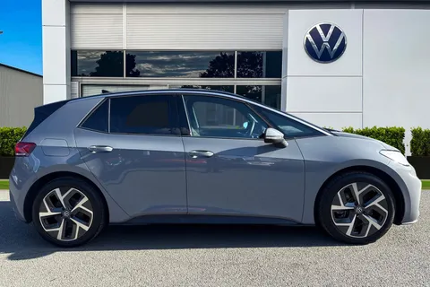 NV23VLE Volkswagen ID.3 Pro (58kWh) Auto Launch Edition 2  | Panoramic Glass Roof | Rear View Camer Thumbnail #4