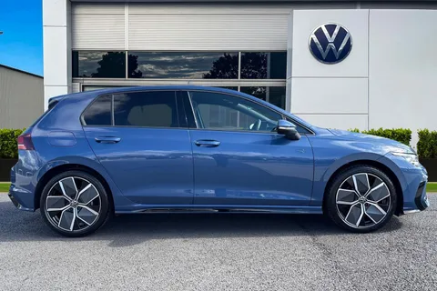 DA25OGZ Volkswagen Golf 1.5 TSI 150 R-Line 5dr **18' LEEDS ALLOYS + PAN ROOF** Thumbnail #4