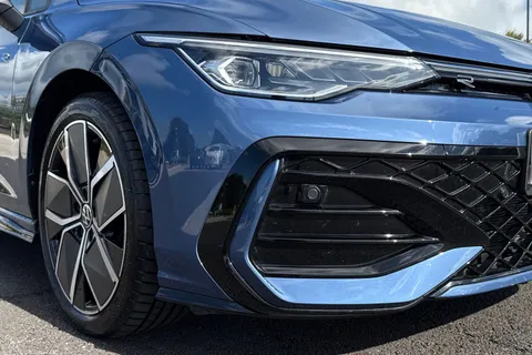 DA25OGZ Volkswagen Golf 1.5 TSI 150 R-Line 5dr **18' LEEDS ALLOYS + PAN ROOF** Thumbnail #9