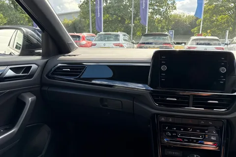 Volkswagen T-Roc 1.5 TSI Black Edition DSG Euro 6 (s/s) 5dr Thumbnail #20