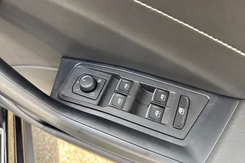 Volkswagen T-Roc 1.5 TSI Black Edition DSG Euro 6 (s/s) 5dr Thumbnail #21